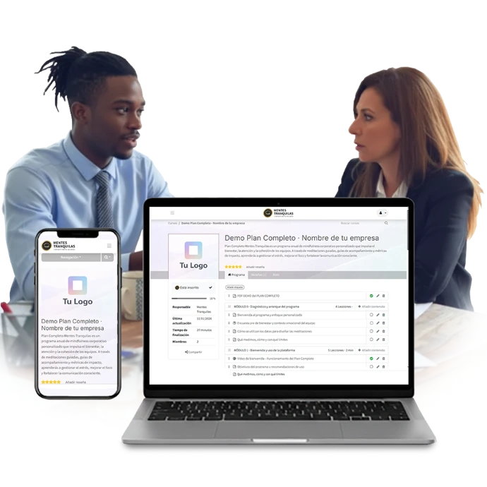 Personal de RRHH estudiando la Plataforma de bienestar mental estratégico · Mentes Tranquilas Hub